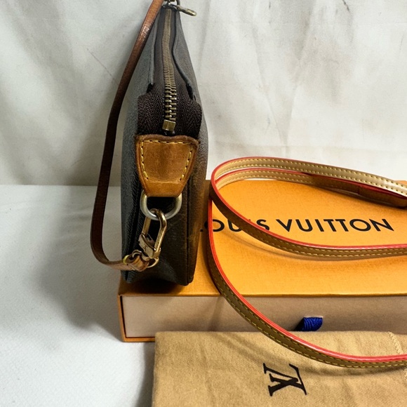 Louis Vuitton Accessories Pouch - Picture 3 of 11